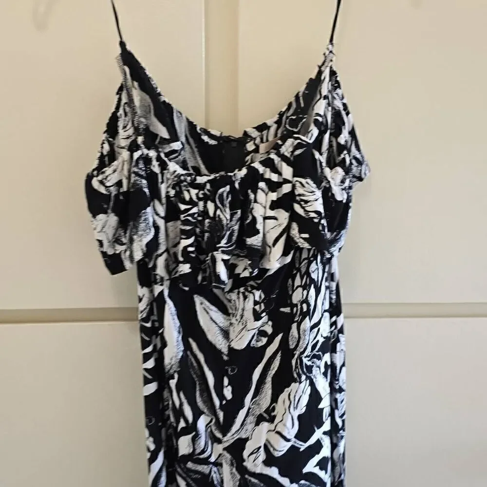 H and M black/ white floral jumpsuit, EUC, Sz. 8
